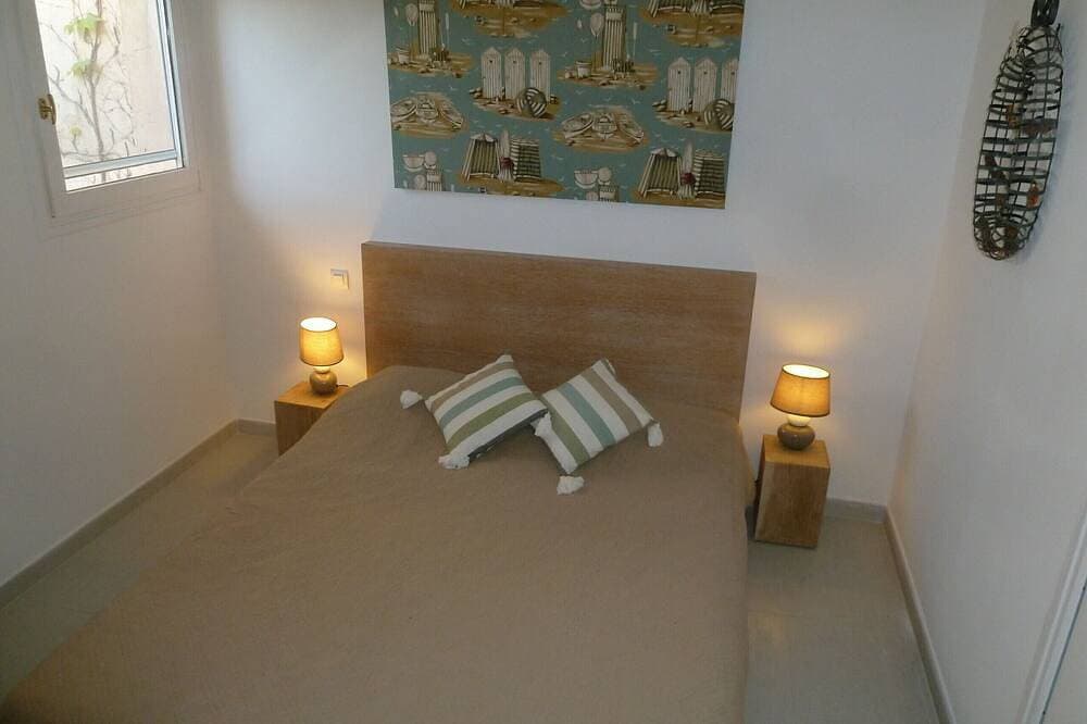 Foto 2 von 22: Herrlicher Meerblick in privater Residenz mit Pool. Das Hotel liegt 300 m vom Strand entfernt