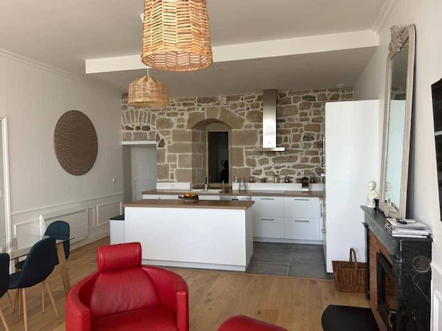 Foto 13 von 13: Three-Bedroom Apartment with Harbour View