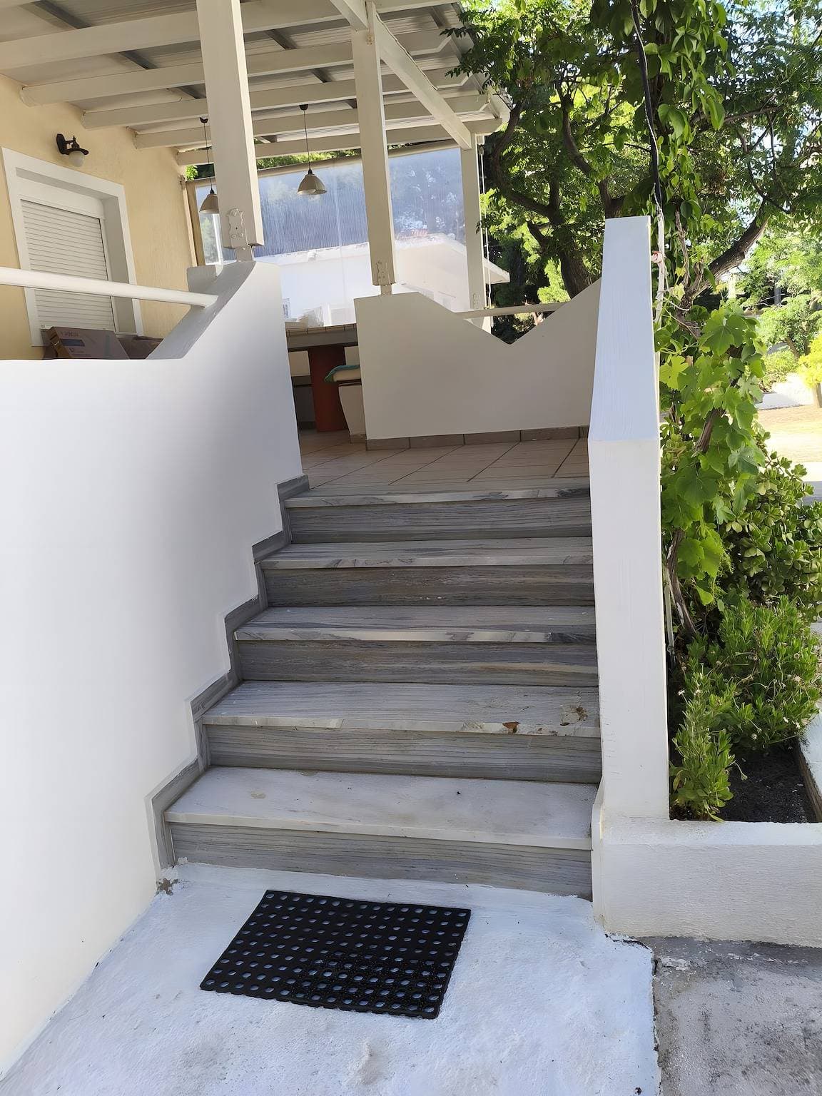 Foto 5 von 13: Ferienhaus „Nicks House By Zarkco“ mit privater Terrasse, WLAN und Klimaanlage
