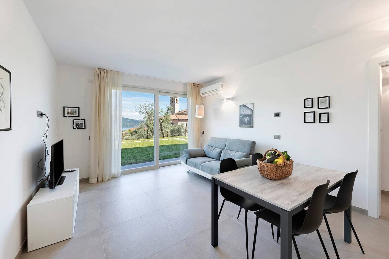 Foto 3 von 28: Apartment „Primula“ mit Seeblick, WLAN und Klimaanlage