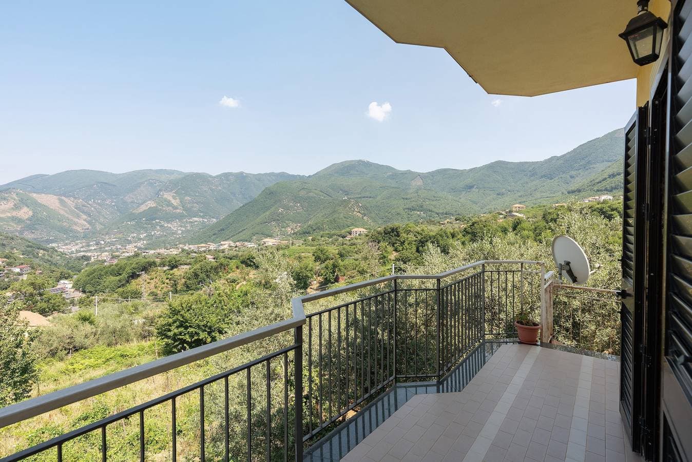 Foto 3 von 21: Zimmer 'Tripla Con Vista Montagna' mit Bergblick, Gemeinschaftsgarten und Wi-Fi
