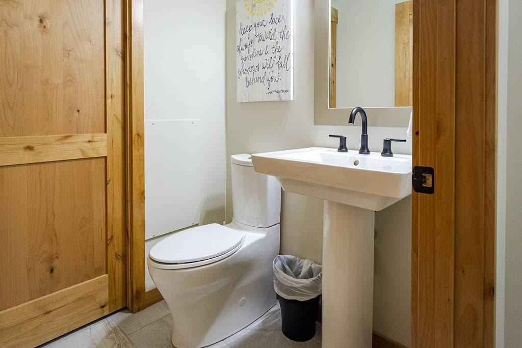 Luxury Escape in Canmore! 1