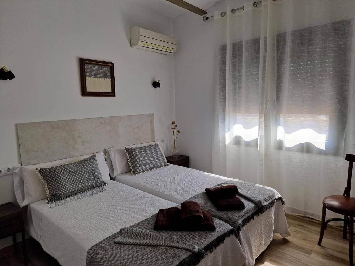 Foto 5 von 41: Three-Bedroom House