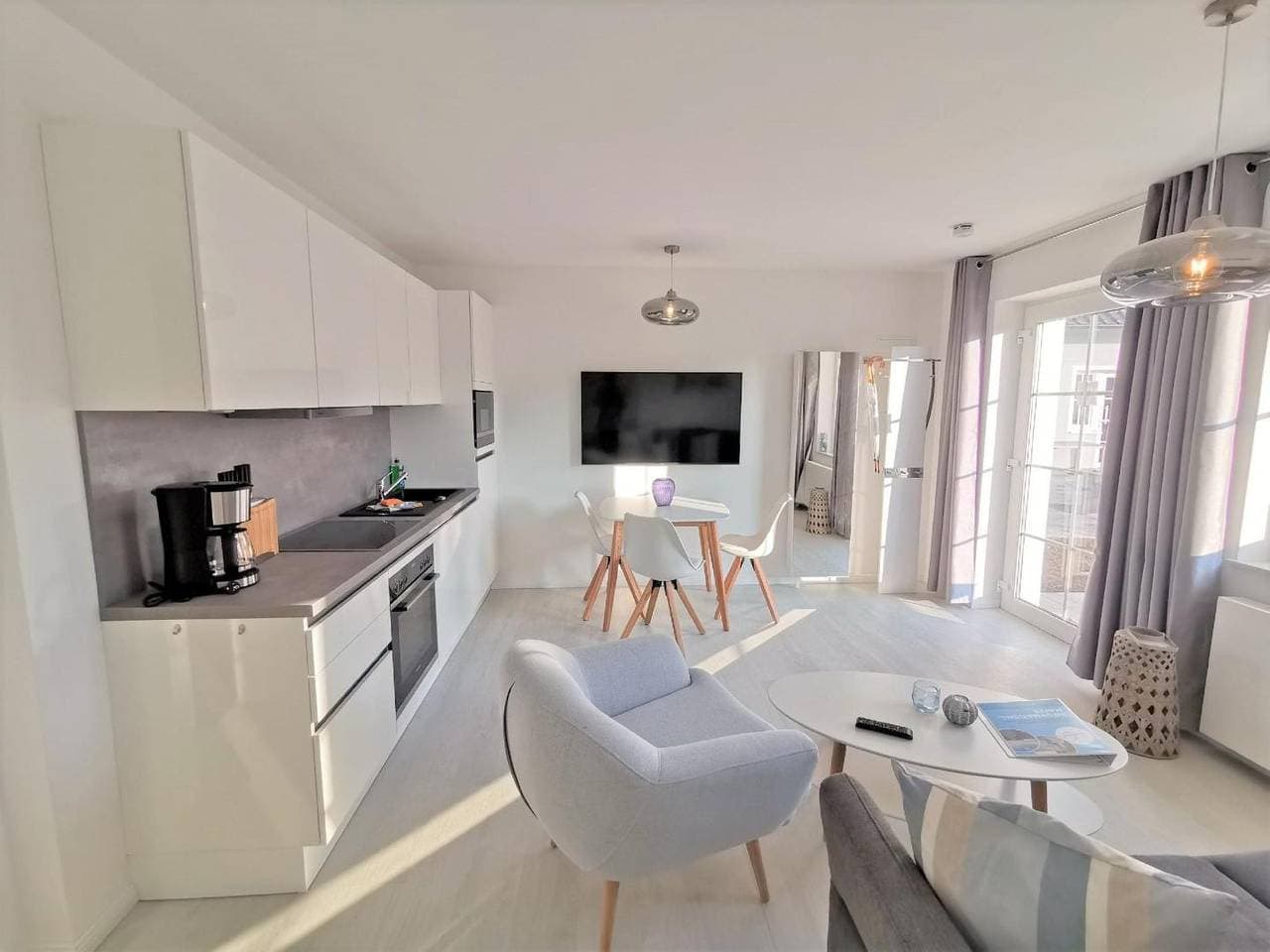 Foto 6 von 20: Moderne Ferienwohnung mit eigener Terrasse - Haus Inselwind FeWo MEERhafen