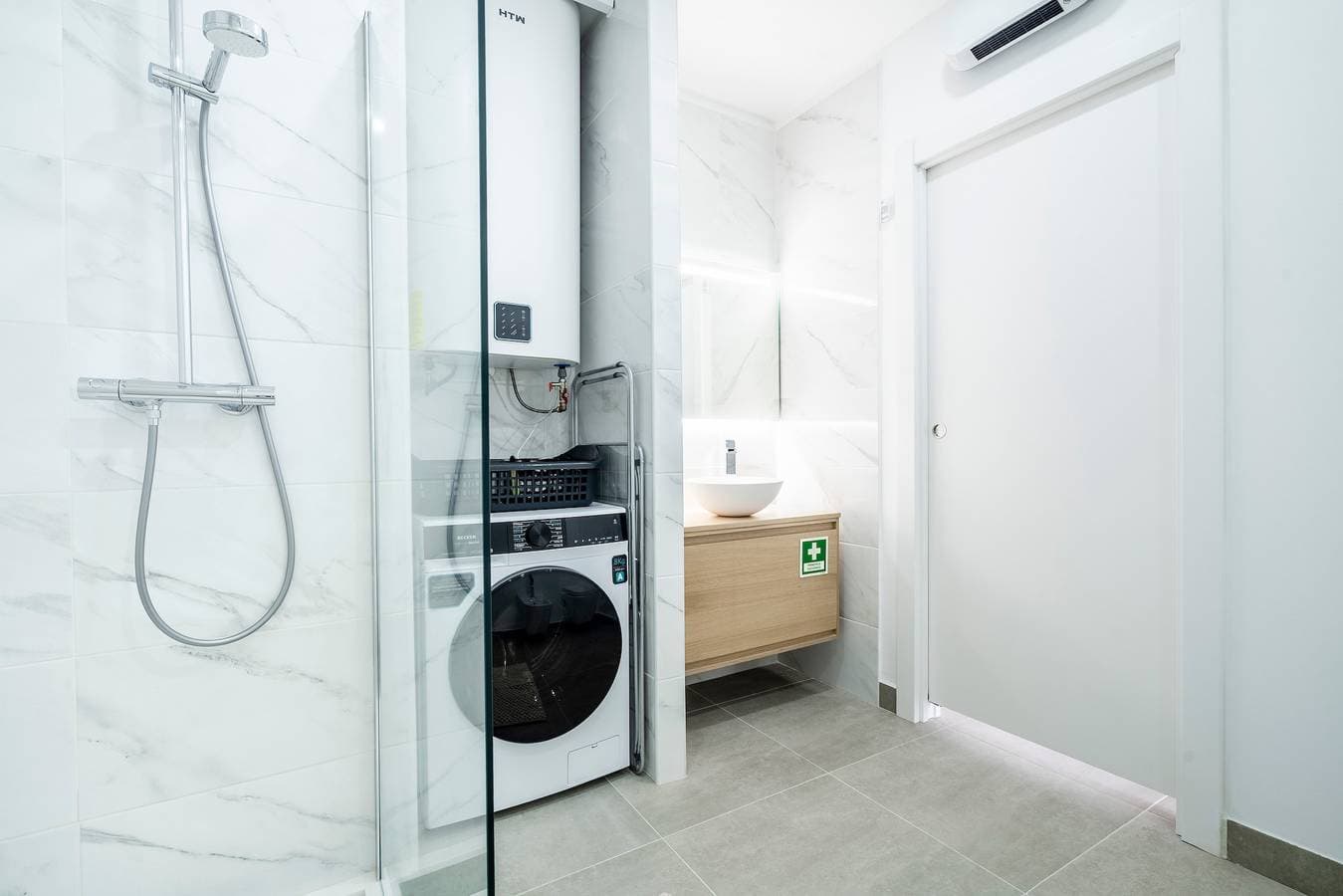 Foto 10 von 21: Portimão Flussblick T2 Luxus 2. Etage mit Balkon, WLAN und Klimaanlage