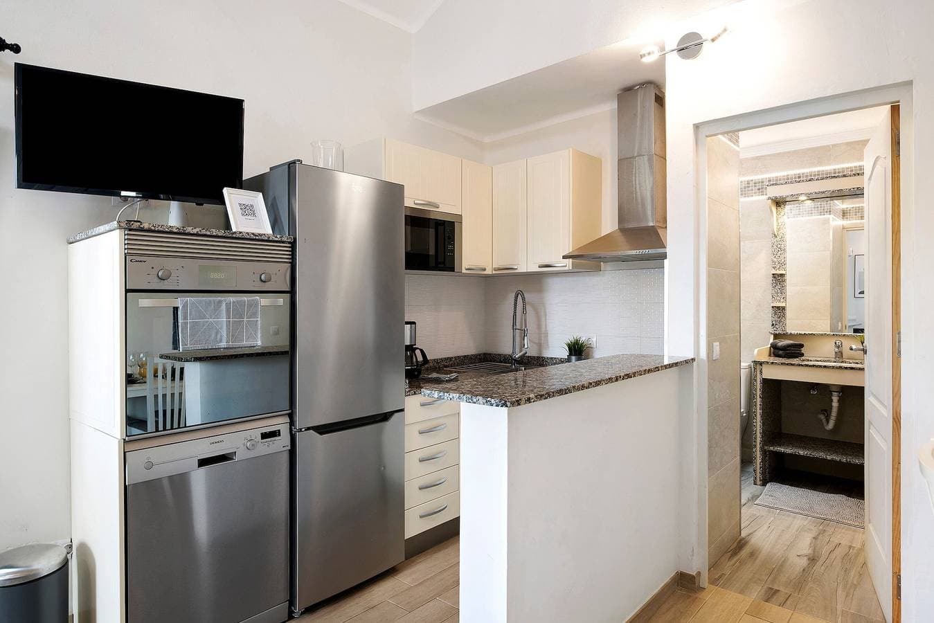 Foto 8 von 21: Ferienwohnung 'Bungalow La Roca' mit Gemeinschaftspool, WLAN und Klimaanlage