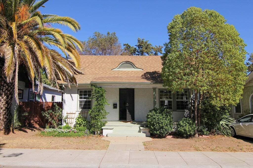 Foto 6 von 53: Charming Two Room Bungalow with Patio and Backyard Near Downtown