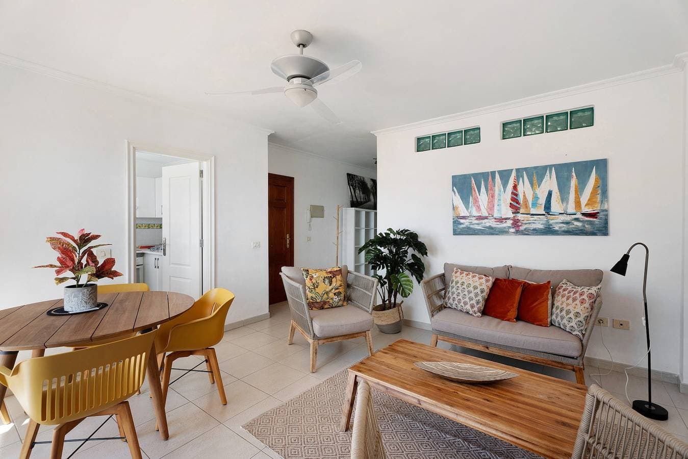 Foto 8 von 30: Ferienwohnung 'Ático Bellavista Alcalá' mit Privatterrasse und WLAN