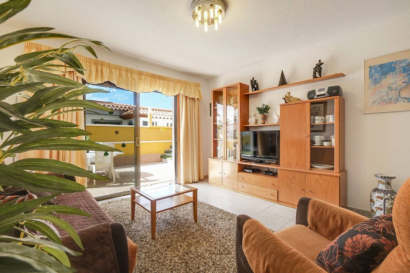 Foto 9 von 22: Haustierfreundliche Wohnung Villasol mit Pool, WLAN, Terrasse, Berg- & Meerblick