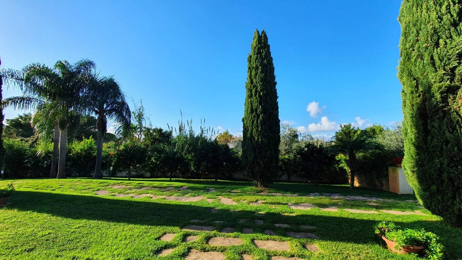Foto 6 von 61: Villa Dammusello mit Pool, Garten und WLAN