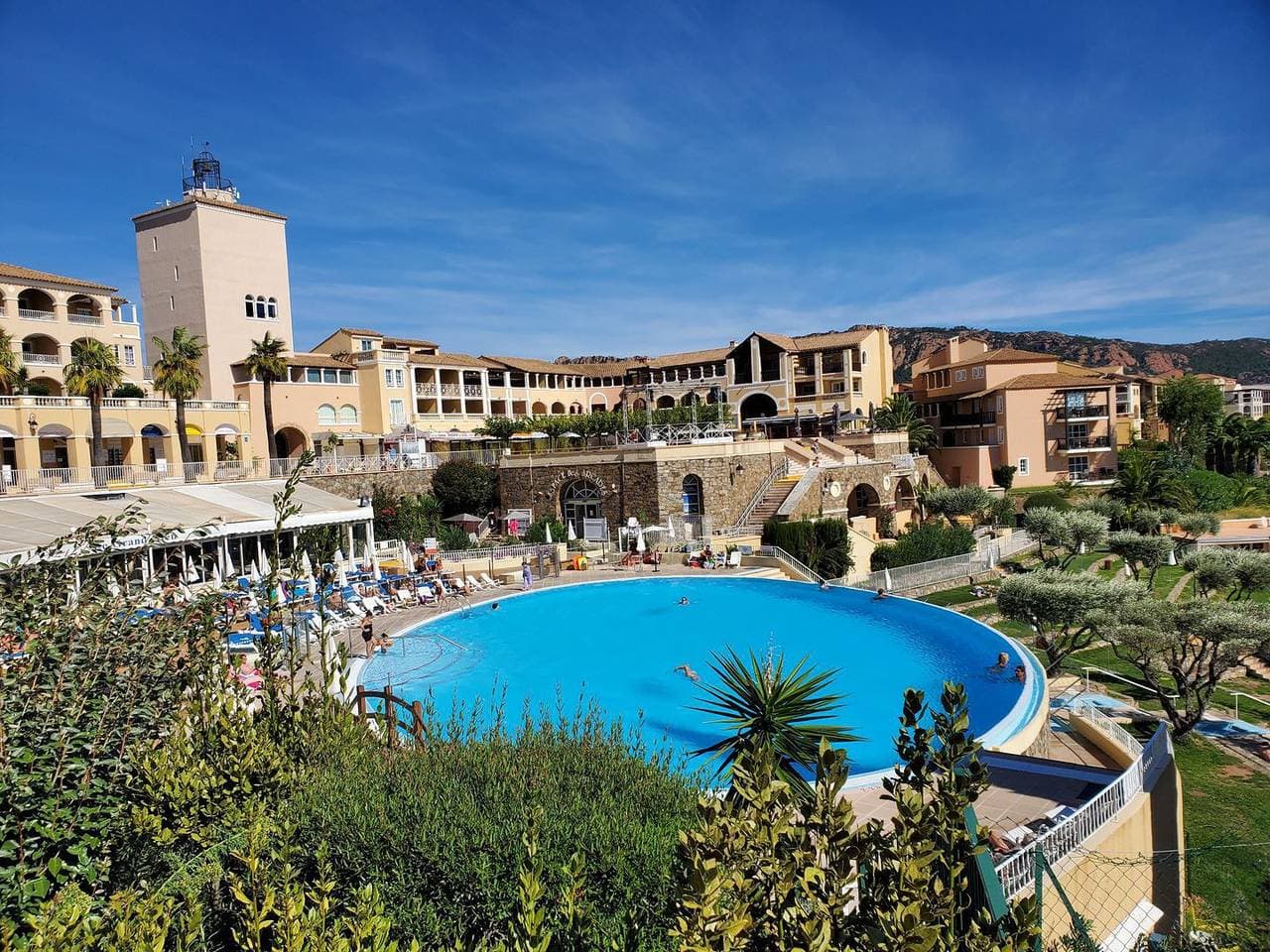 Foto 2 von 21: Renoviertes Studio im Feriendorf Cap Esterel, Garten und Terrasse 1-2 Personen