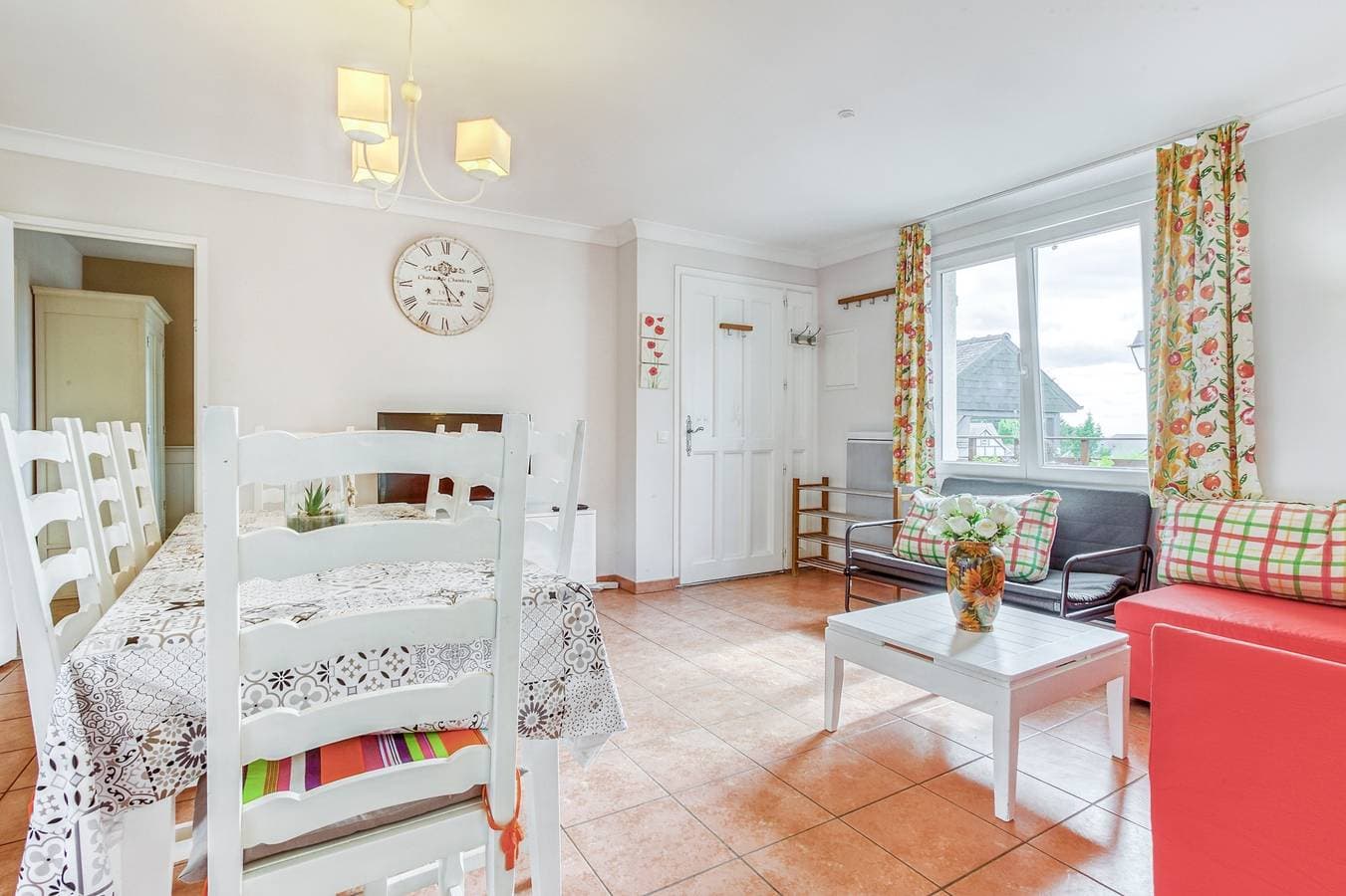 Foto 9 von 21: Ferienhaus für 8 Personen mit Pool