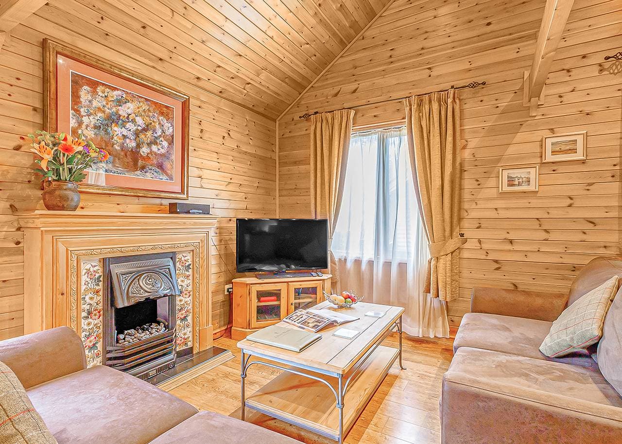 Foto 4 von 9: Falkner Watersedge Lodge