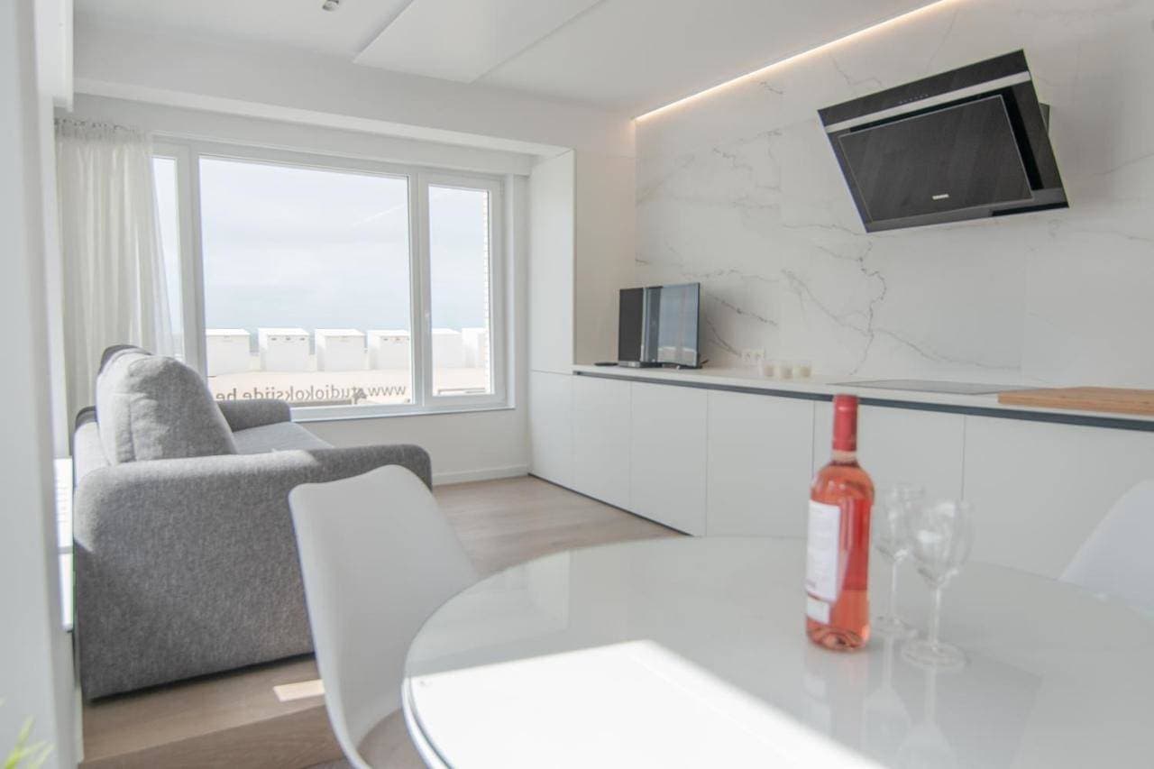 Foto 2 von 5: Studio Apartment with Sea View
