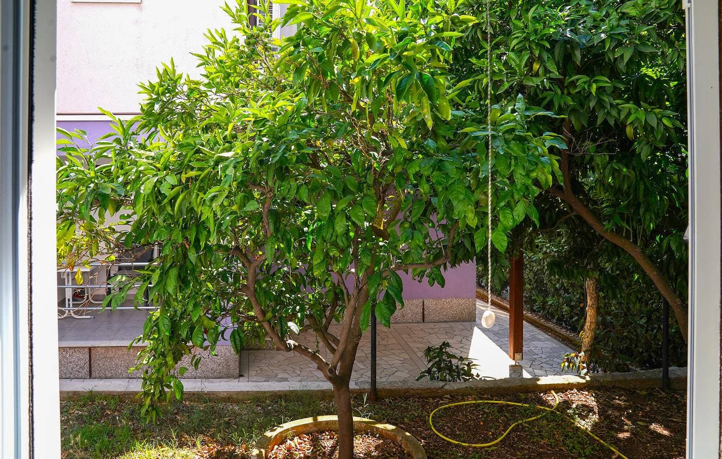 Foto 8 von 19: Gemütliche Ferienwohnung mit Terrasse, WLAN und Parkplatz in der Nähe des Strandes Tri Žala