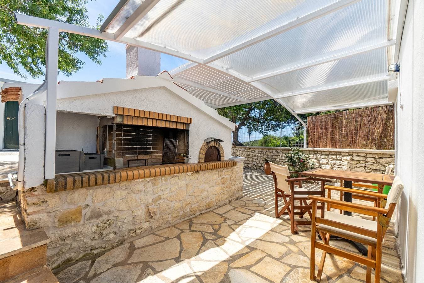 Foto 3 von 32: Villa 'Antipaxos Sunset House' mit Meerblick, WLAN und Klimaanlage