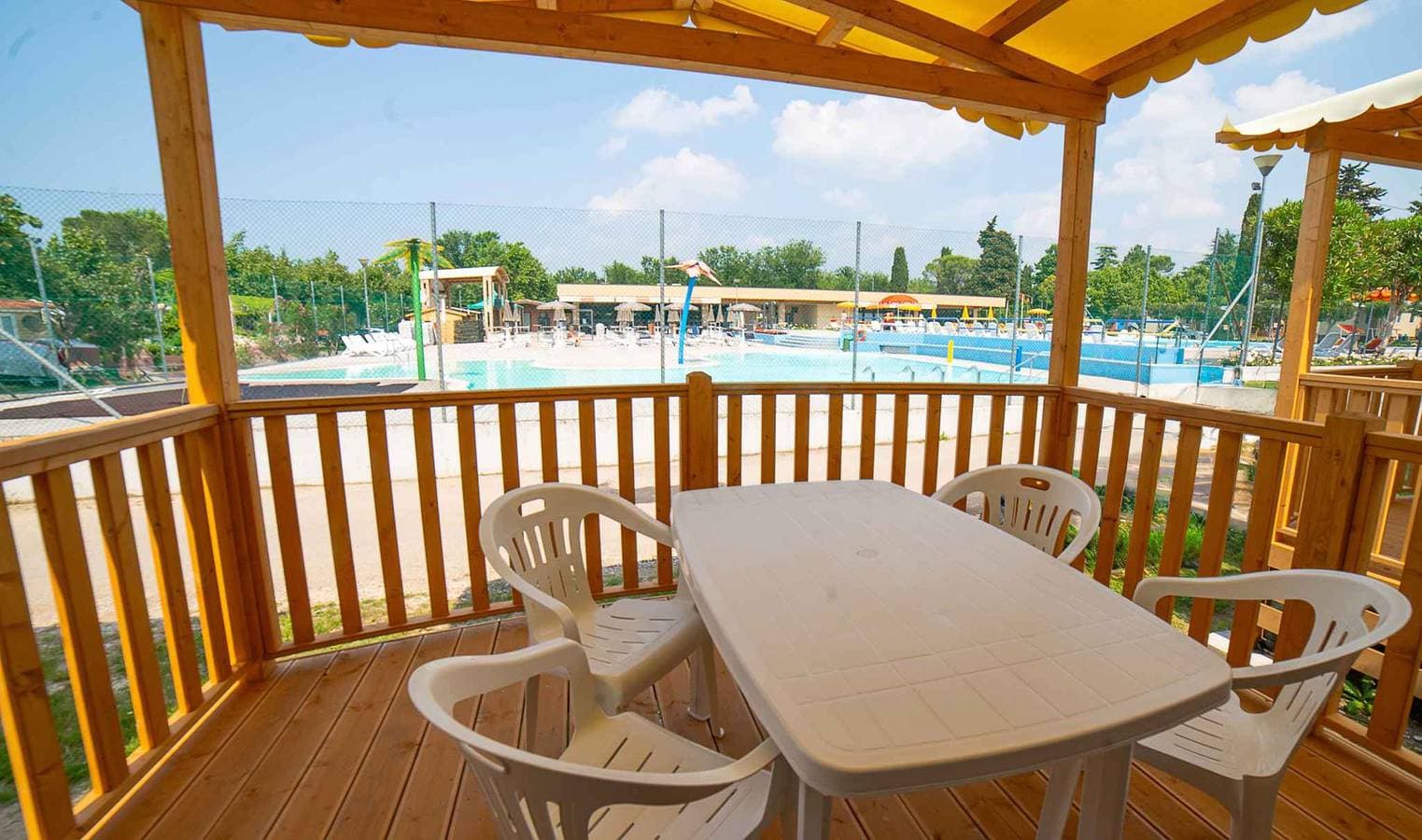 Mobilehome mit Pool  1