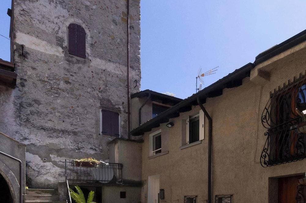 Foto 11 von 30: Wunderschöne Ferienwohnung Mit Seeblick Im Historischen Dorf Mit Patio