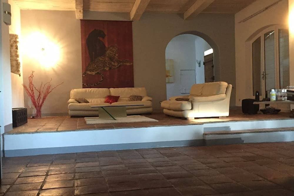 Foto 6 von 30: Exceptional And Rare, 15 km from Marseille, Be 3 km From Aubagne, Mas De Standing
