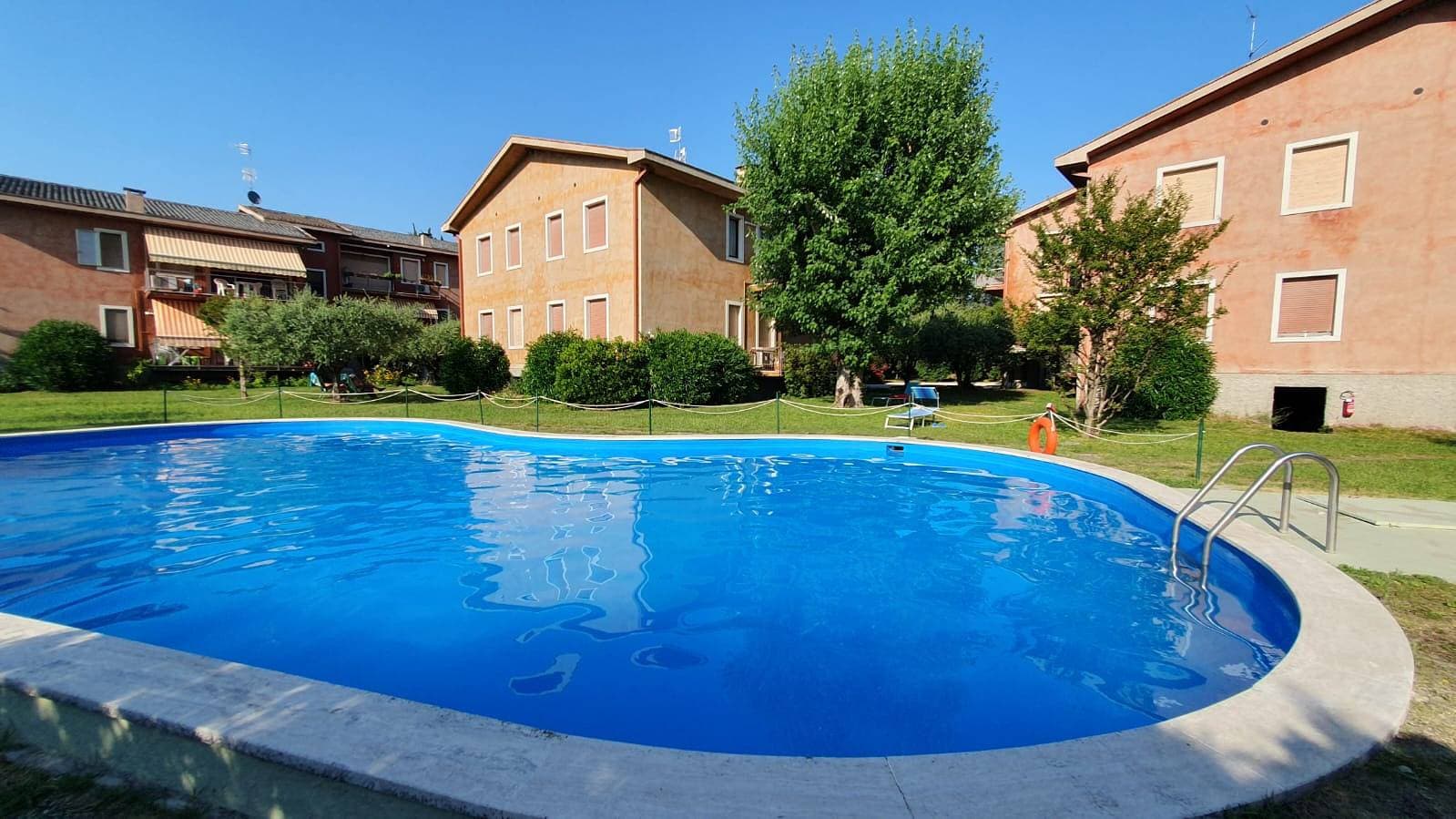 Foto 10 von 34: Regarda - "Edda" Dreizimmerwohnung mit Schwimmbad im Zentrum von Lazise