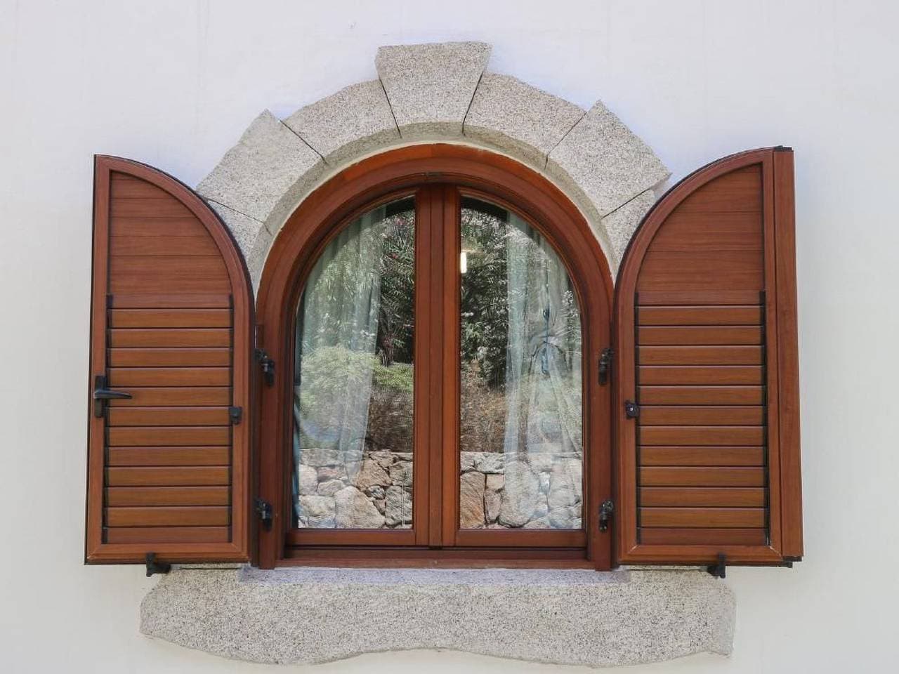 Foto 7 von 23: Villa mit gemeinsamem Pool und Meerblick