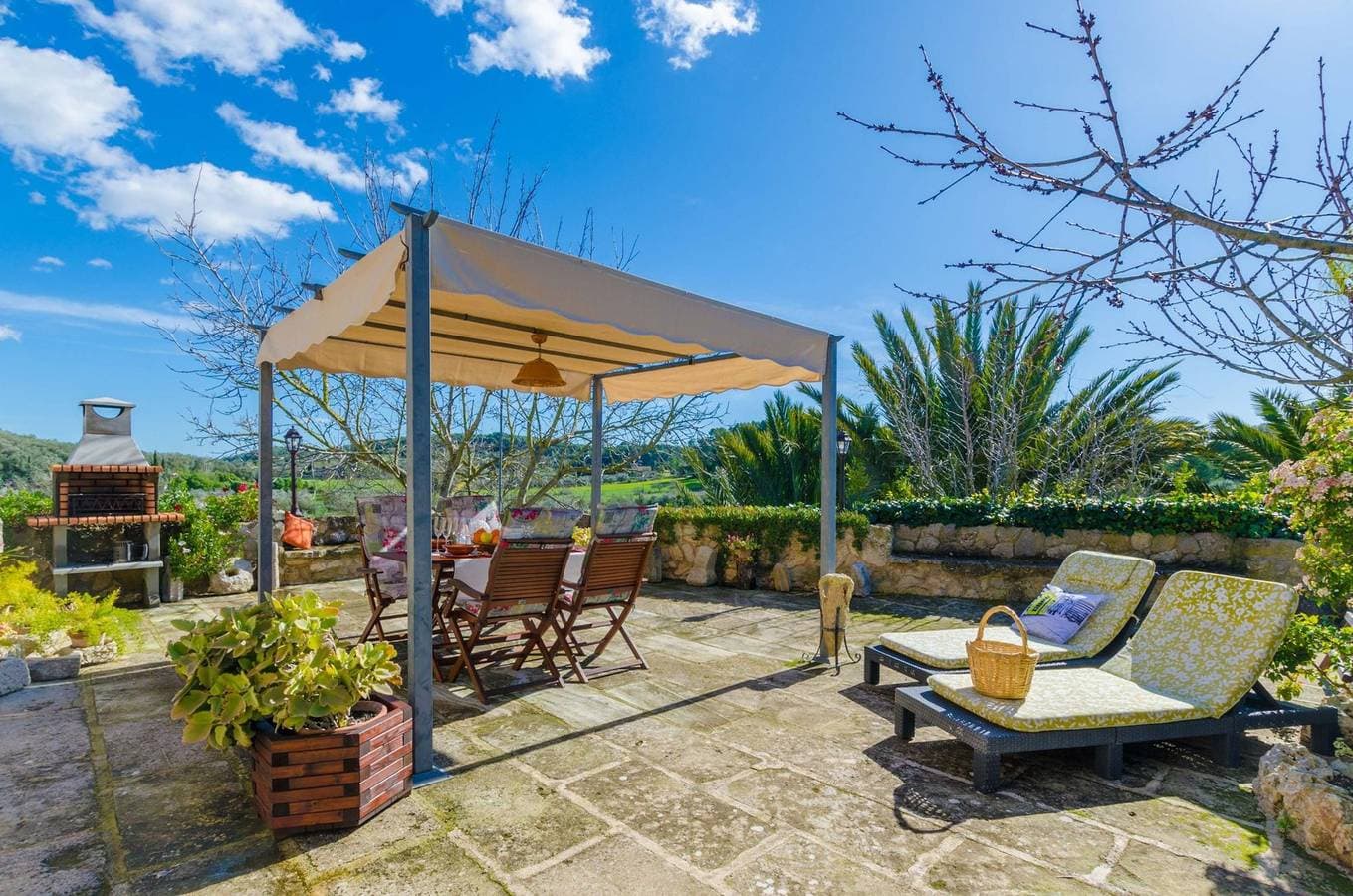 Foto 13 von 63: Villa für 6 Personen mit Garten