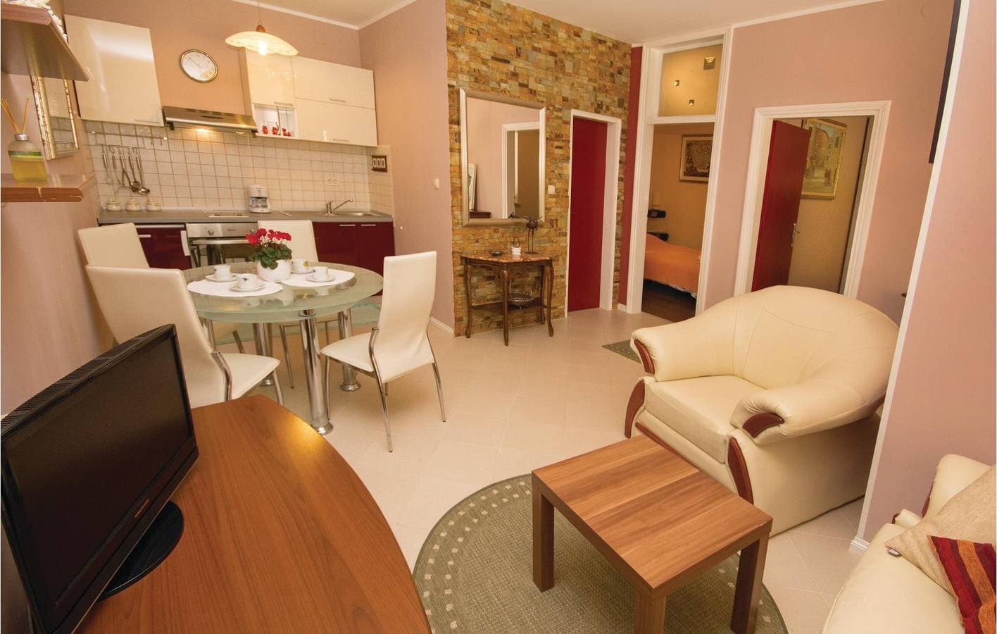 Foto 8 von 33: Gemütliche Ferienwohnung mit Terrasse, WLAN und 2 km Entfernung zum Hundestrand