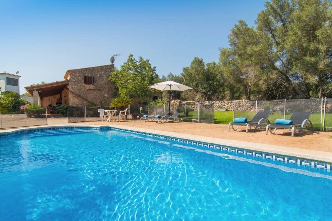 Foto 4 von 27: Ferienhaus "Lletreres" mit privaten Terrassen, privatem Pool und WLAN