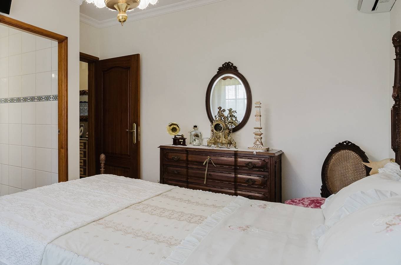 Foto 9 von 34: Zimmer 'Quinta Do Passal - Quarto 1' mit Bergblick, Wi-Fi und Klimaanlage