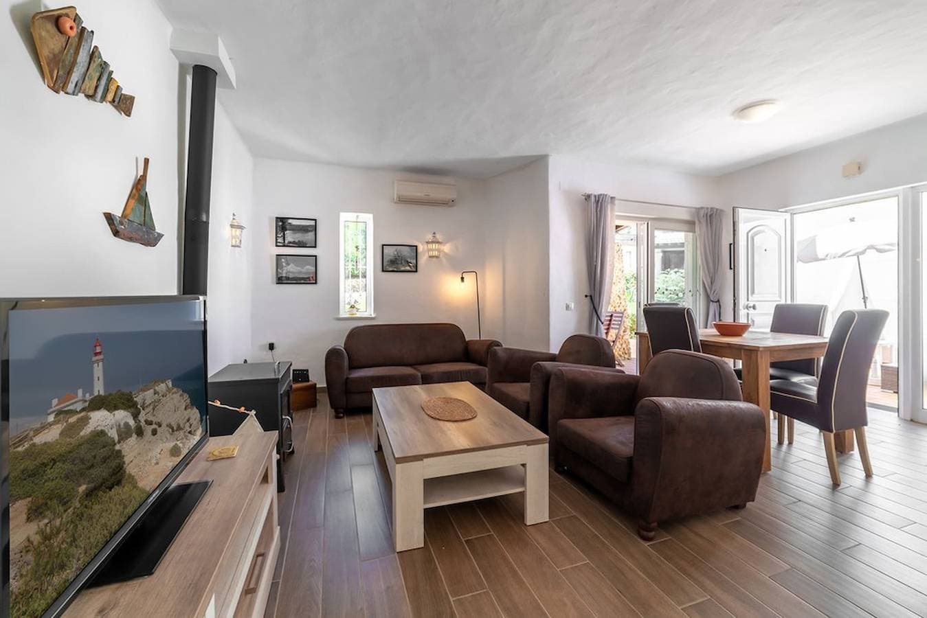 Foto 9 von 22: C22 Quinta do paraiso · Superbly Appointed And Fur