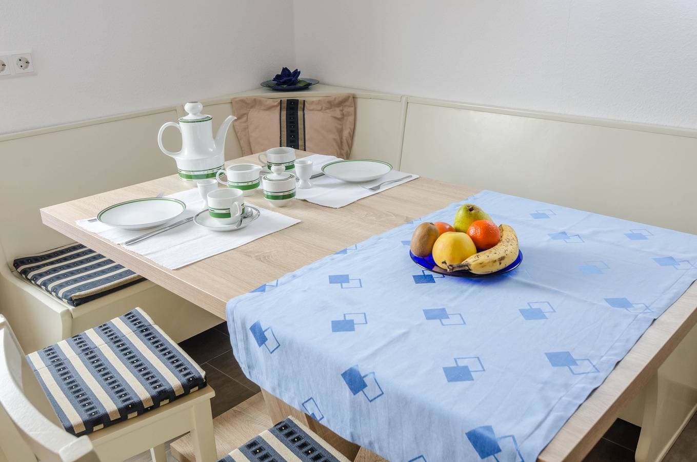 Foto 8 von 26: Ferienwohnung Kramer mit WLAN, Terrasse & Gemeinschaftsgarten