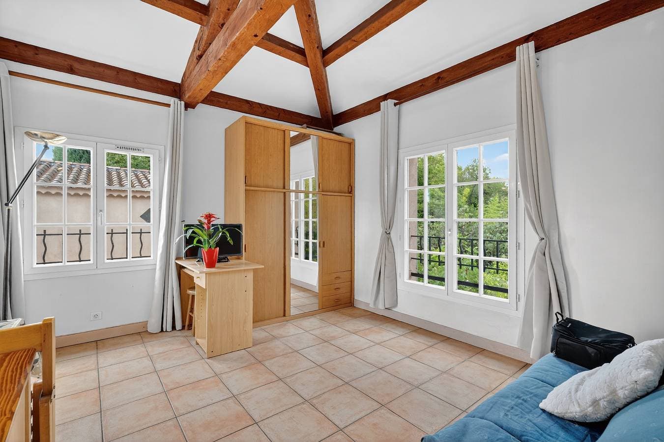 Foto 7 von 20: Studio-Apartment 'Var Hyères Proche Plage' mit privater Terrasse, WLAN und Klimaanlage