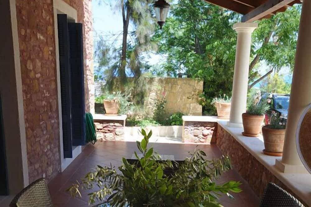Foto 8 von 21: Agapi, Eine schöne kleine Wohnung mit großer Veranda, ideal für ein Paar