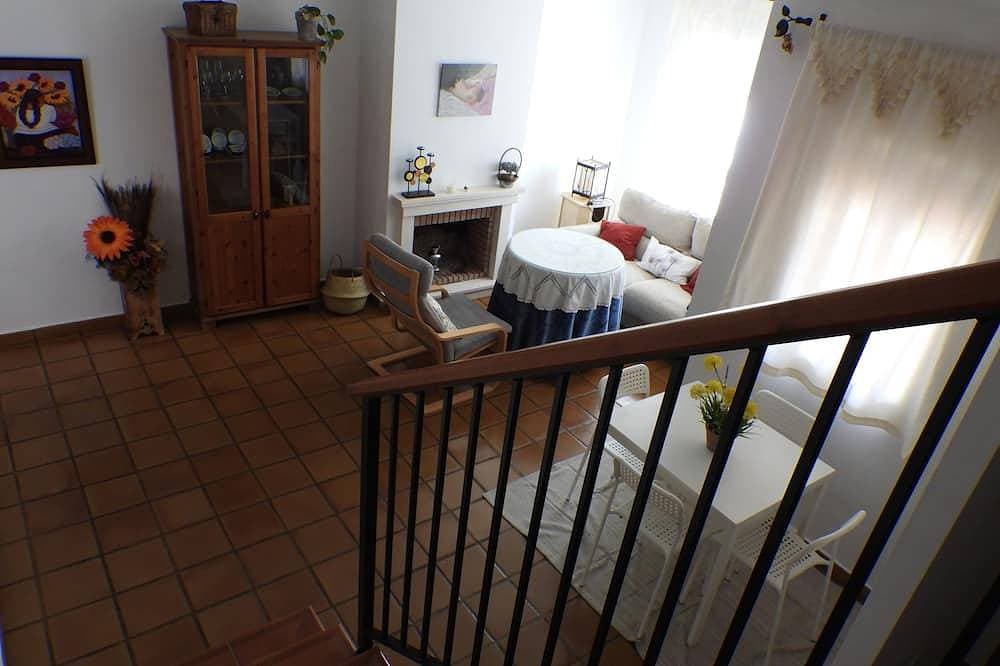 Foto 4 von 30: La Casa De Elias, a space out of time.