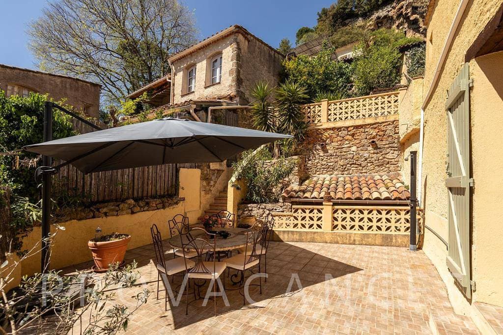 Foto 6 von 54: Schönes Stadthaus mit kleinem Pool im Herzen von Cotignac