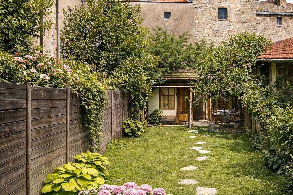 Foto 11 von 26: Stadthaus am Fuße der Abtei im Loft-Stil mit Garten restauriert!