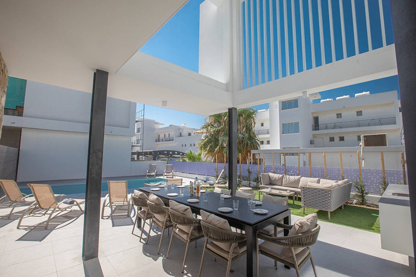 Foto 6 von 27: Villa für 10 Personen mit Balkon/Terrasse