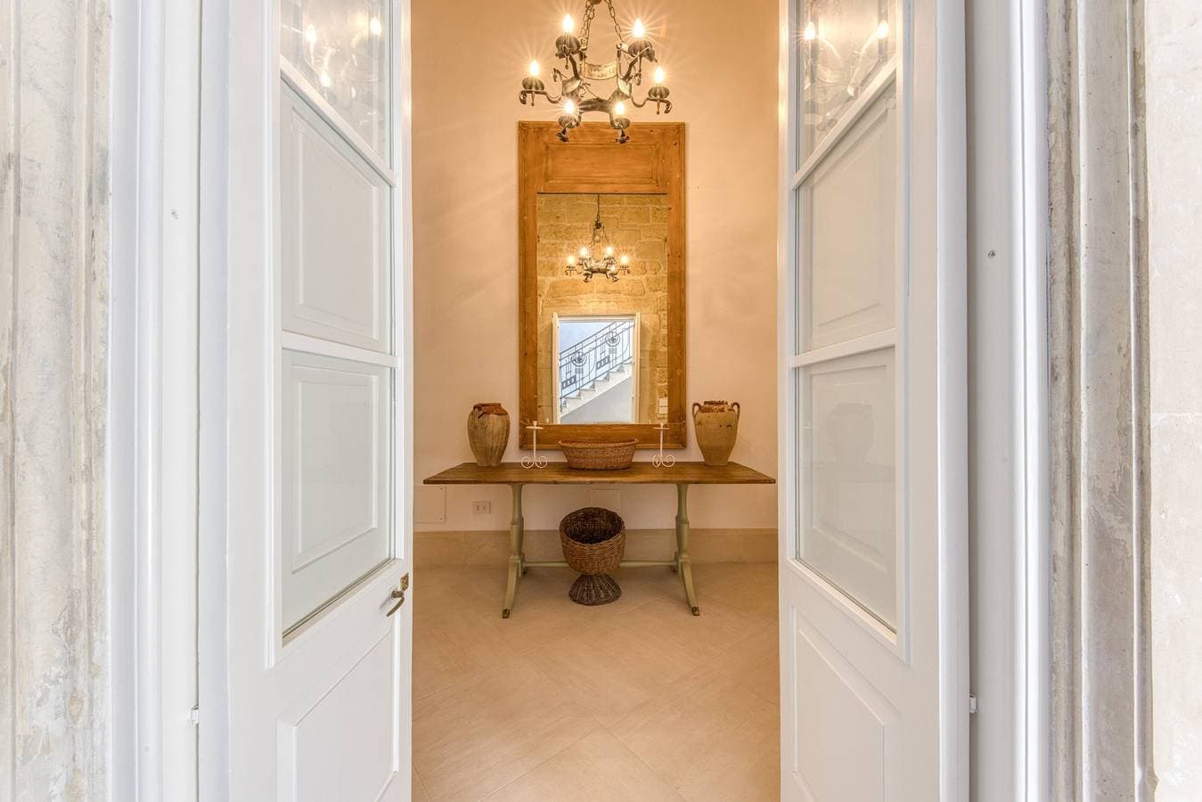 Foto 5 von 31: Suite Basium im Liberty-Palazzo von 1918 mit Garten, Außenbadewanne und WLAN