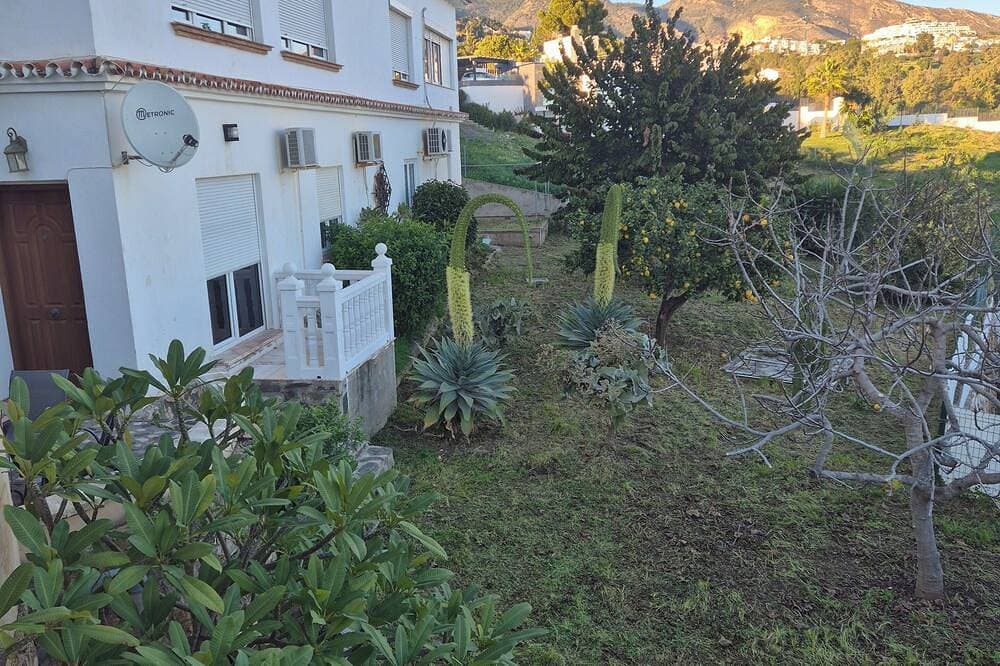 Foto 5 von 30: Atemberaubendes Anwesen, Aussicht, Garten und neuer Pool!