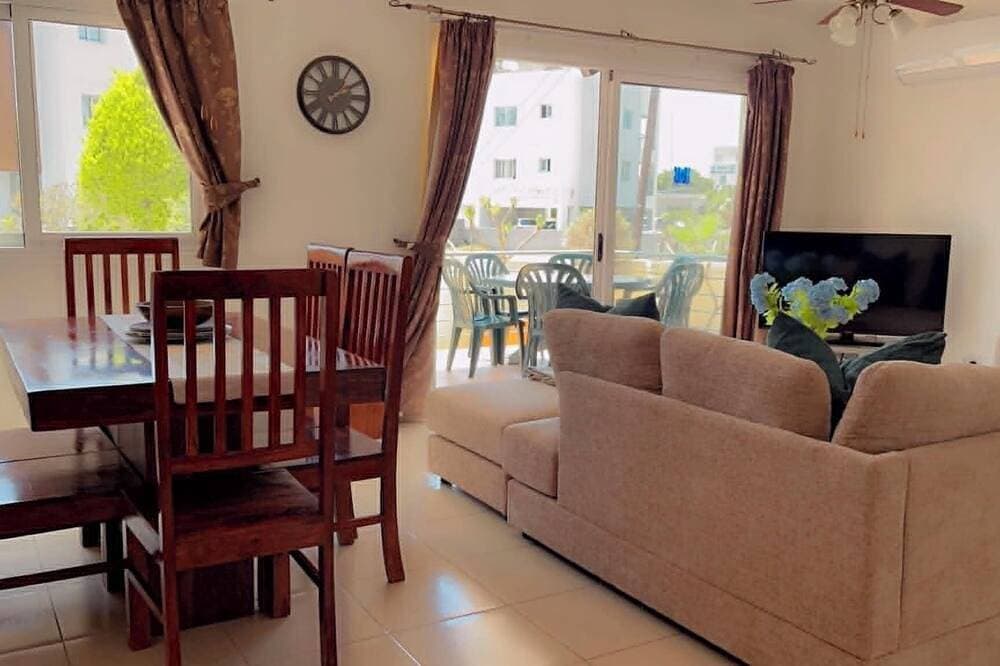 Foto 10 von 30: Erdgeschosswohnung mit Pool, A / C, TV, Dvd, WIFI, Patio und privatem Parkplatz