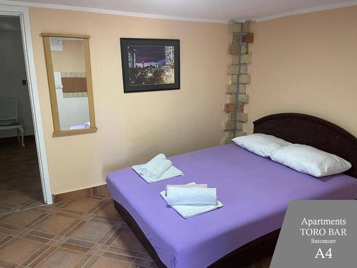 Foto 3 von 10: Double Room with Private Bathroom