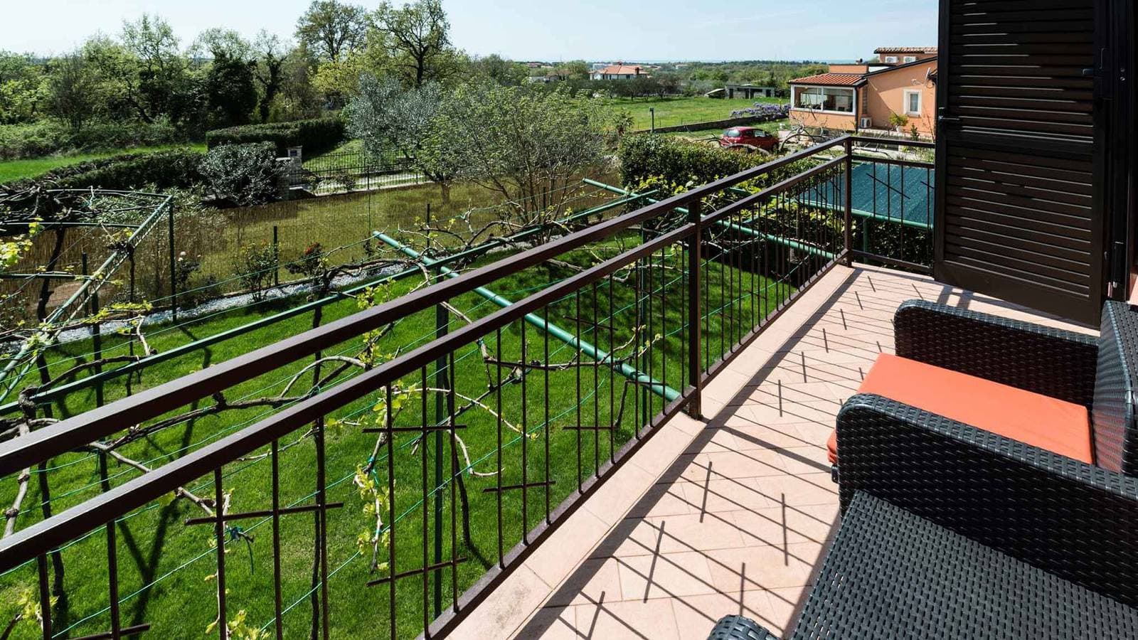 Foto 6 von 35: Villa mit Swimmingpool und Grill