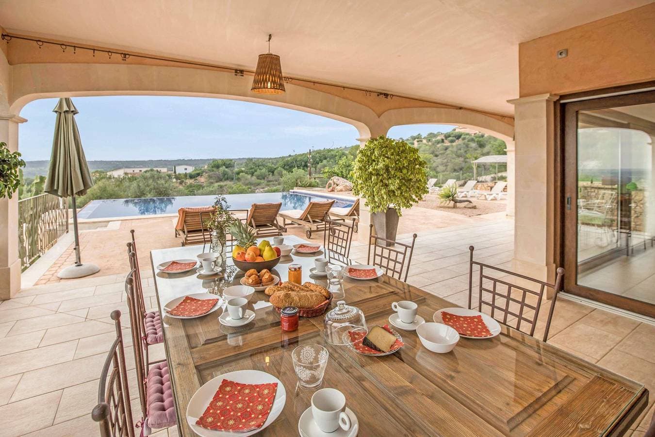 Foto 6 von 40: Villa für 8 Personen mit Pool
