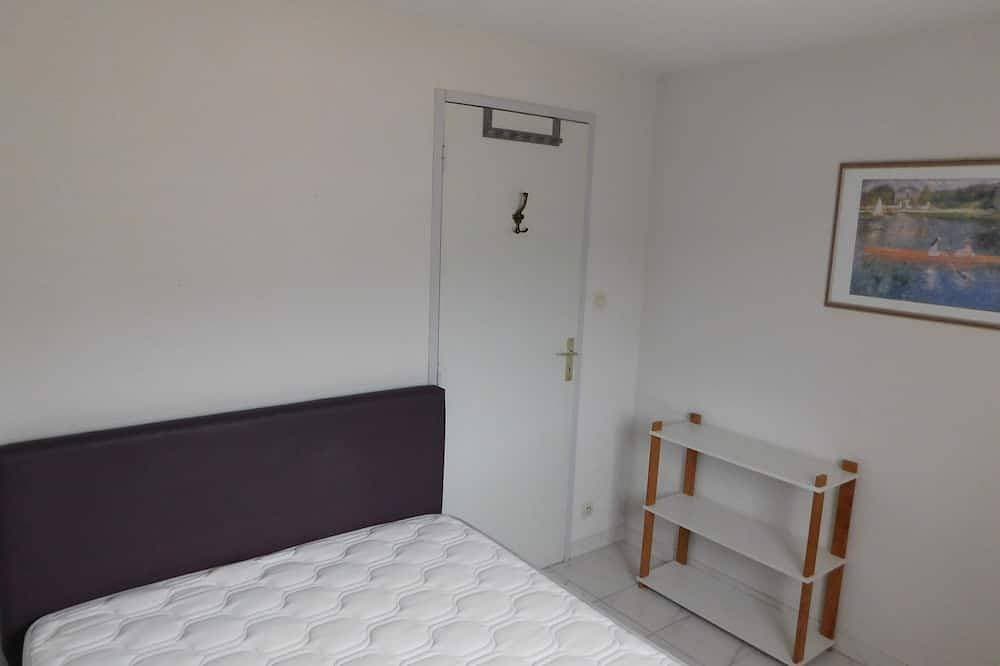 Foto 5 von 12: F9 Große helle Wohnung, 3 Zimmer, Strand 50m, Pool und Meerblick