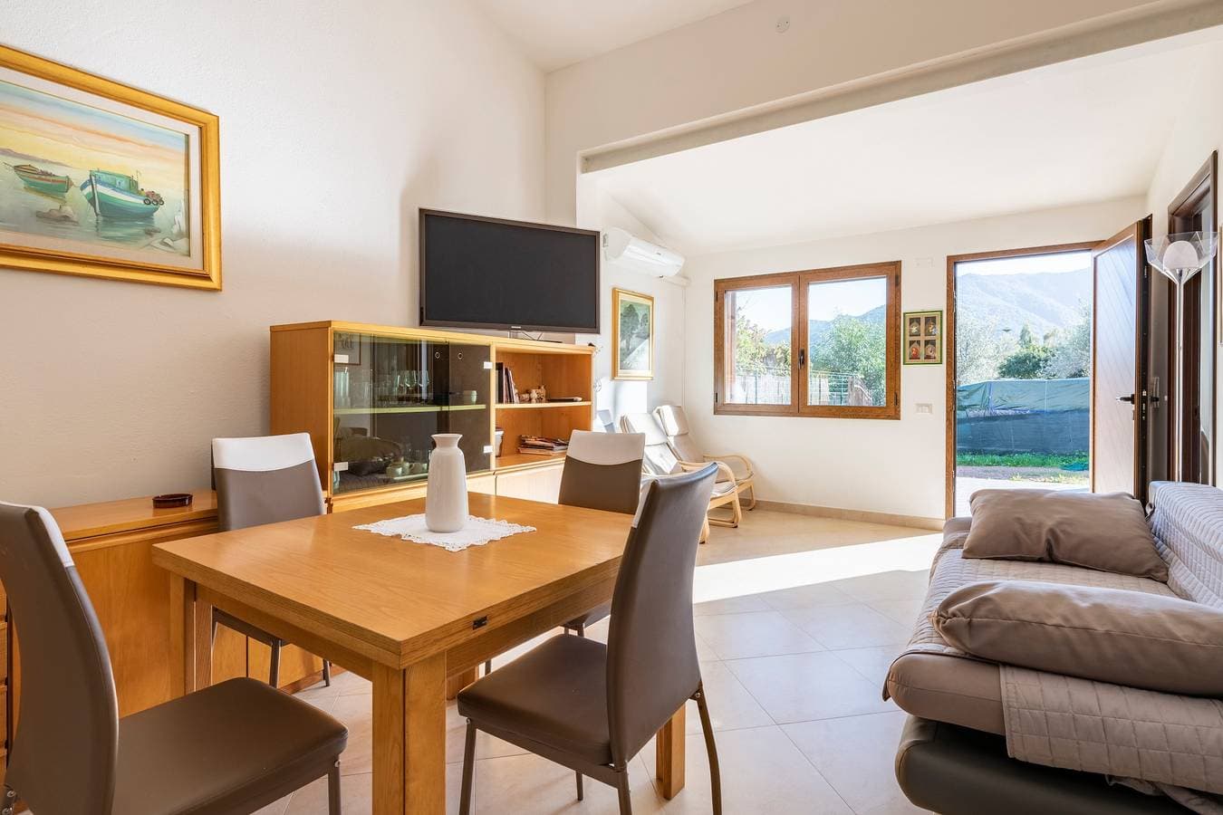Foto 5 von 22: Haustierfreundliche Ferienwohnung "Casa Museddu" mit Klimaanlage, Terrassen und Garten