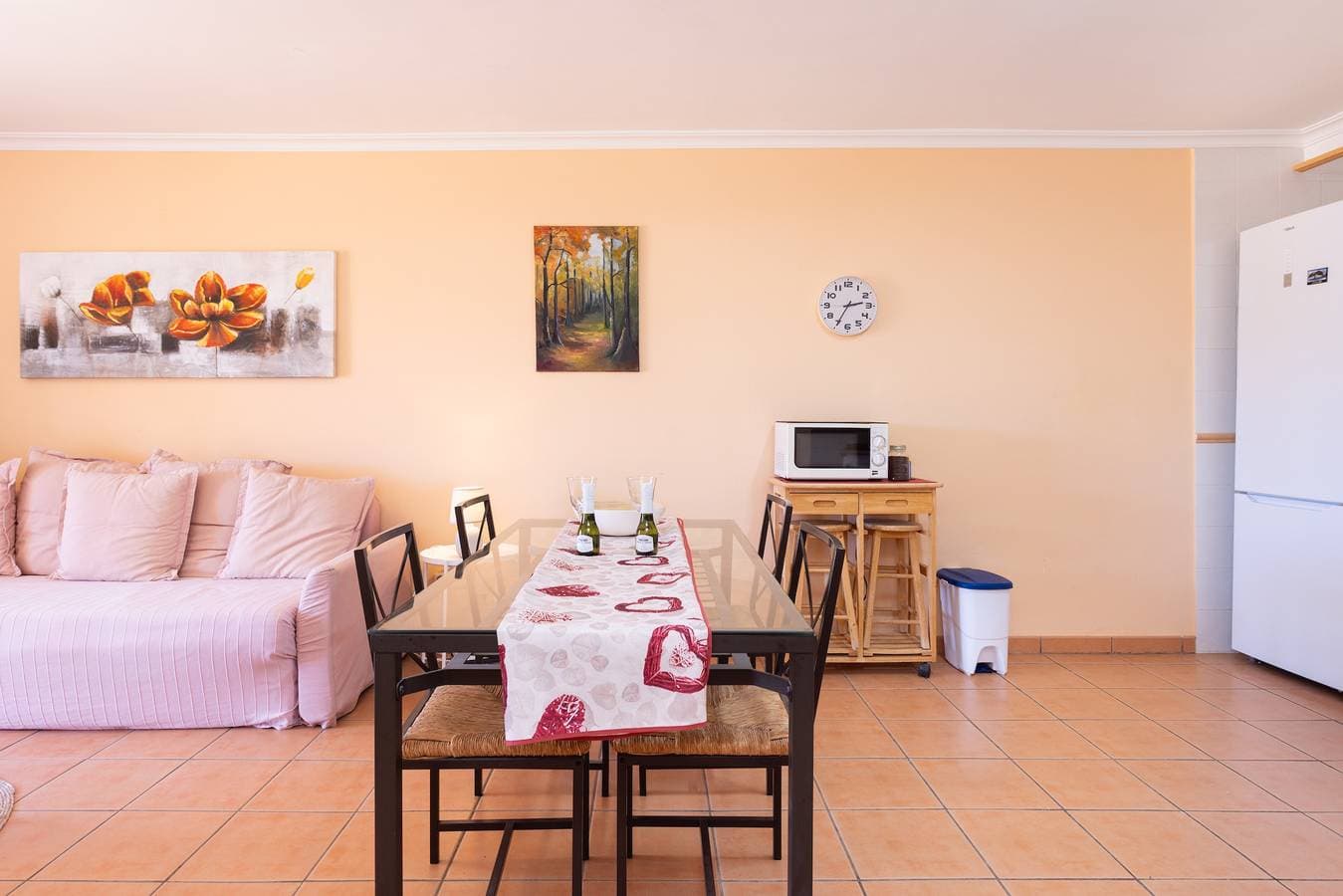Foto 5 von 45: Ferienwohnung 'junto al mar isabel' mit Terrasse, Gemeinschaftspool und WLAN