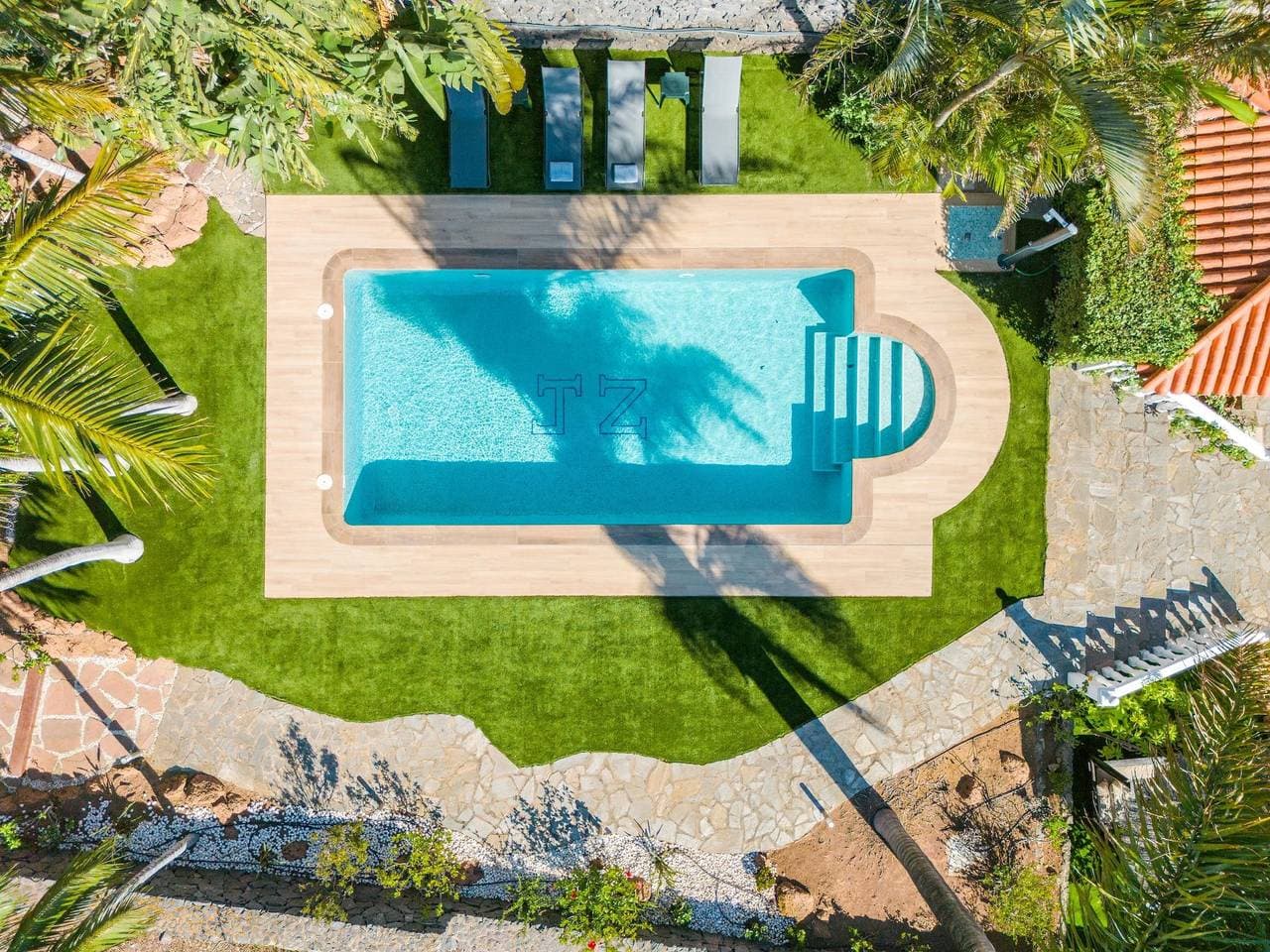 Foto 12 von 37: Ferienhaus für 4 Personen mit Pool
