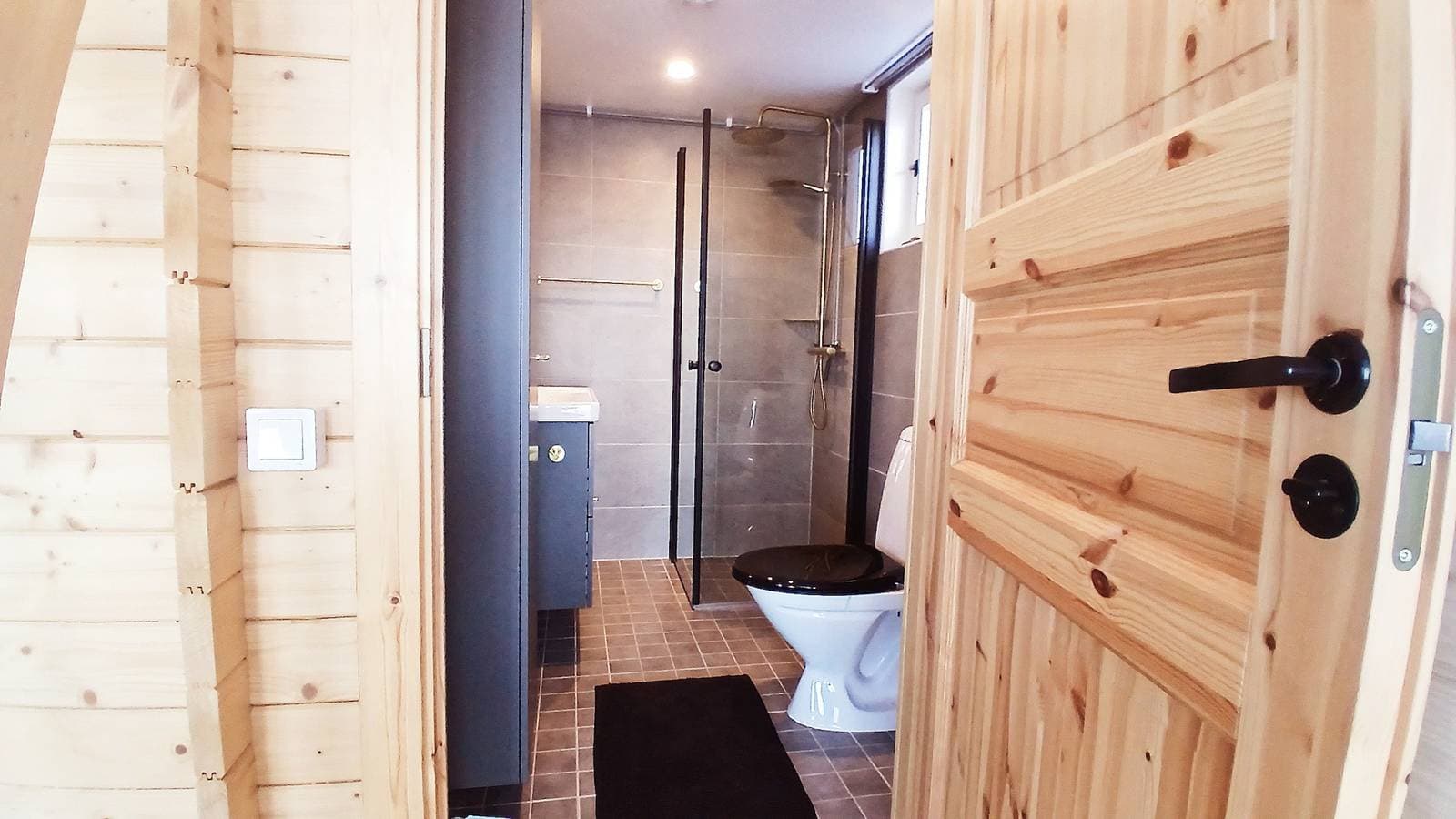 Foto 12 von 43: Lodge für 6 Personen mit Balkon