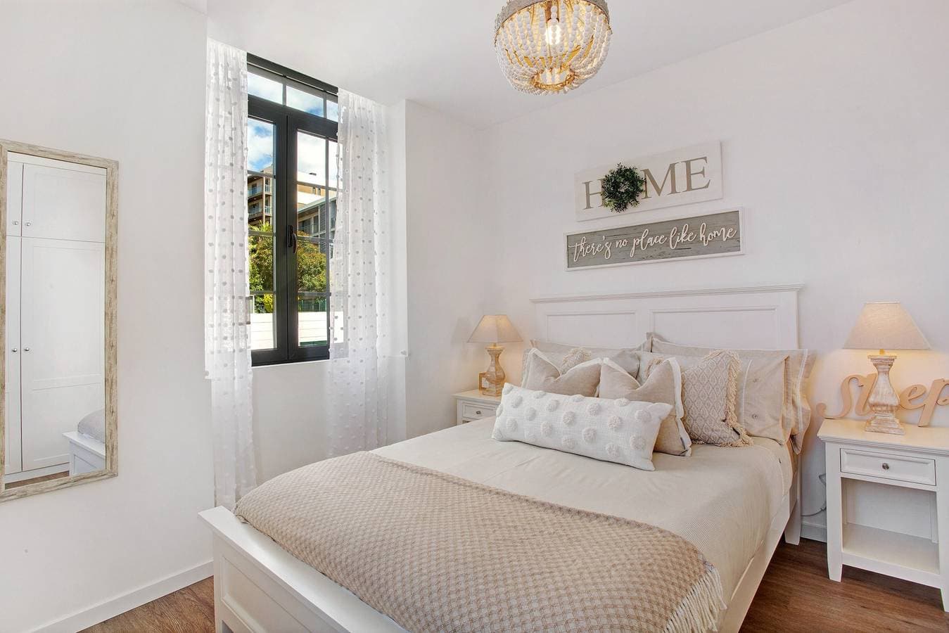 Foto 11 von 28: Einzimmerapartment '5' mit Meerblick, Gemeinschaftspool und Wi-Fi