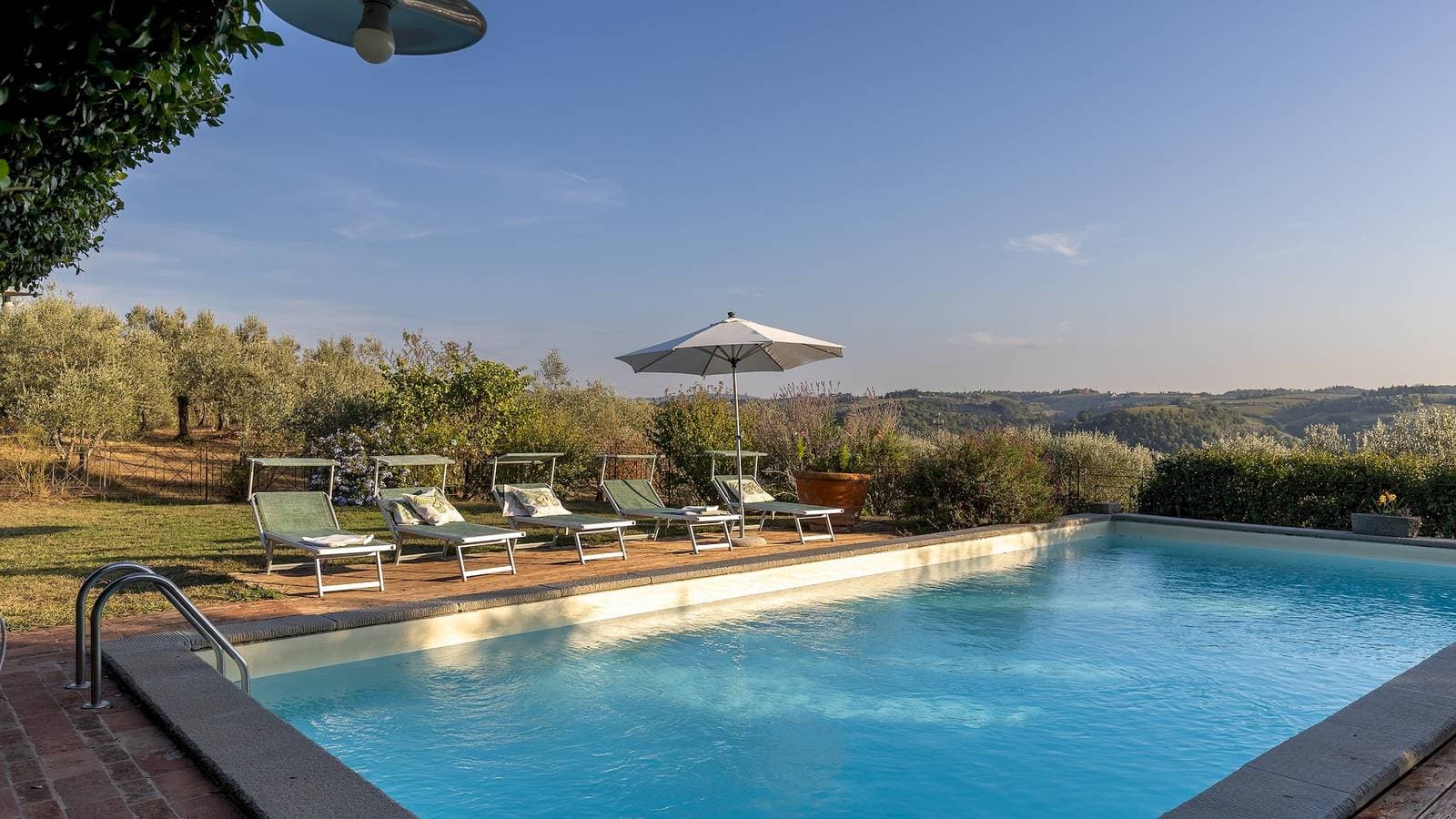 Foto 2 von 40: Villa für 14 Personen mit Garten